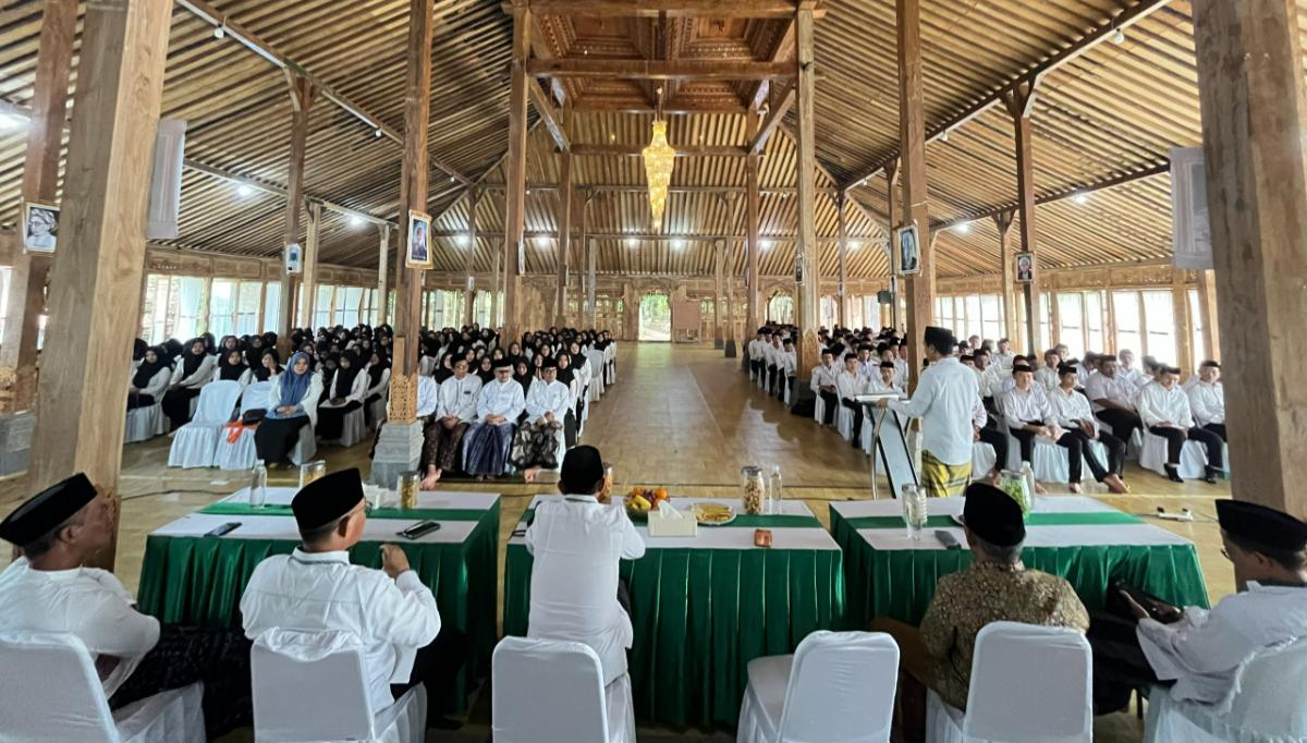 Cetak-Kader-Global-Ponpes-Bina-Insan-Mulia-Cirebon-Gelar-Pendidikan-Kader-NU-untuk-320-Santri.jpg