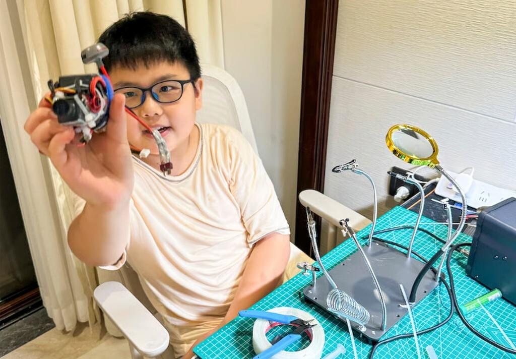 Remaja 14 Tahun di Tiongkok Rakit Mesin Turbojet di Rumah, Dijuluki Rocket Boy