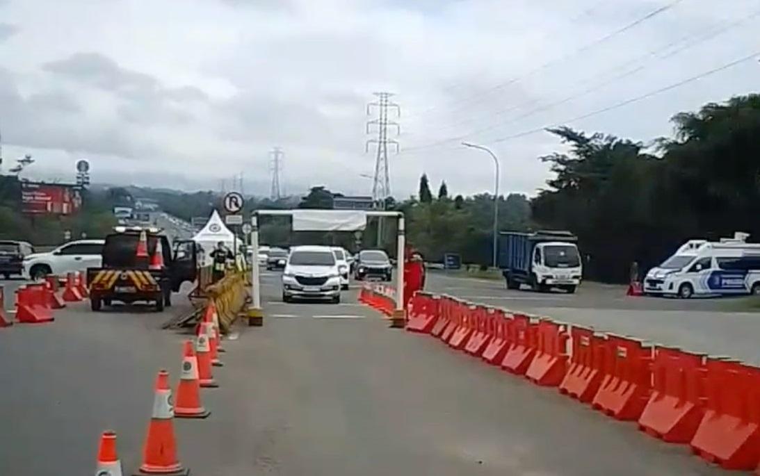 Contraflow-tol-Jagorawi-arah-Jakarta-OK.jpg