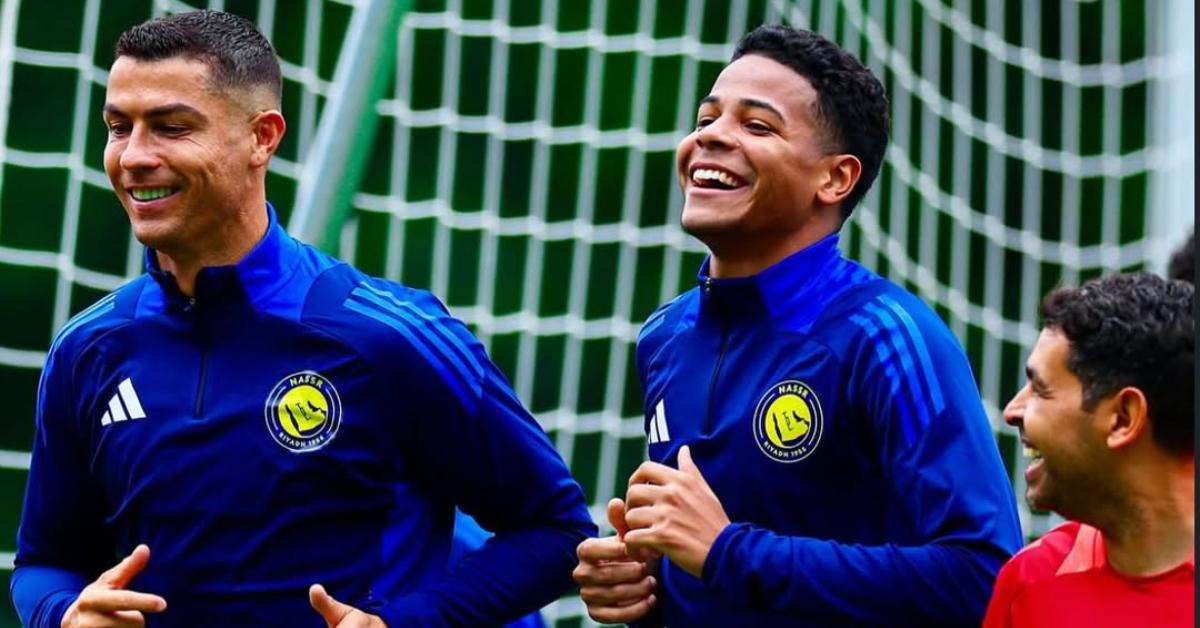 Cristiano-Ronaldo-dan-Wesley-saat-melakukan-sesi-latihan-di-Al-Nassr.jpg