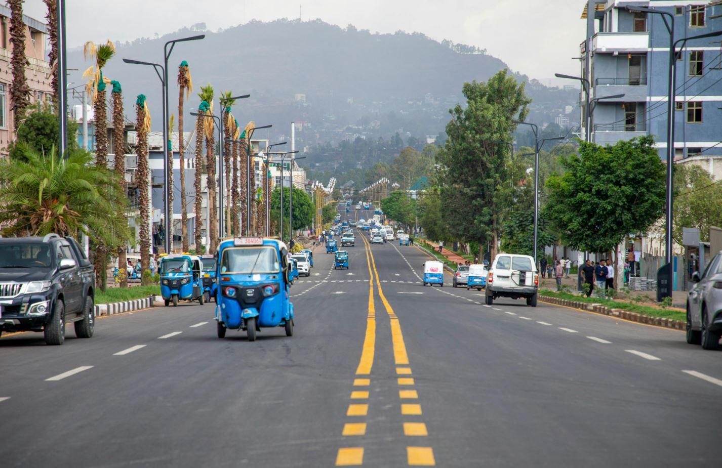 DESTINASI-WISATA-Potret-jalanan-ramai-di-Gondar-Ethiopia.jpg