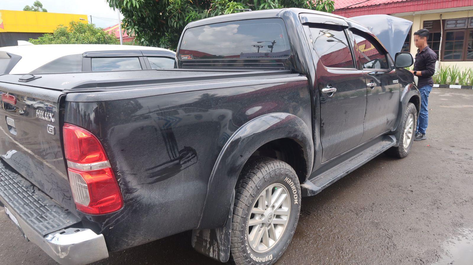 KPK Sita Toyota Hilux Pemda Toli-toli dari Rumah Dinas Kajari HSU, Diduga Aset Bawaan Jabatan Lama