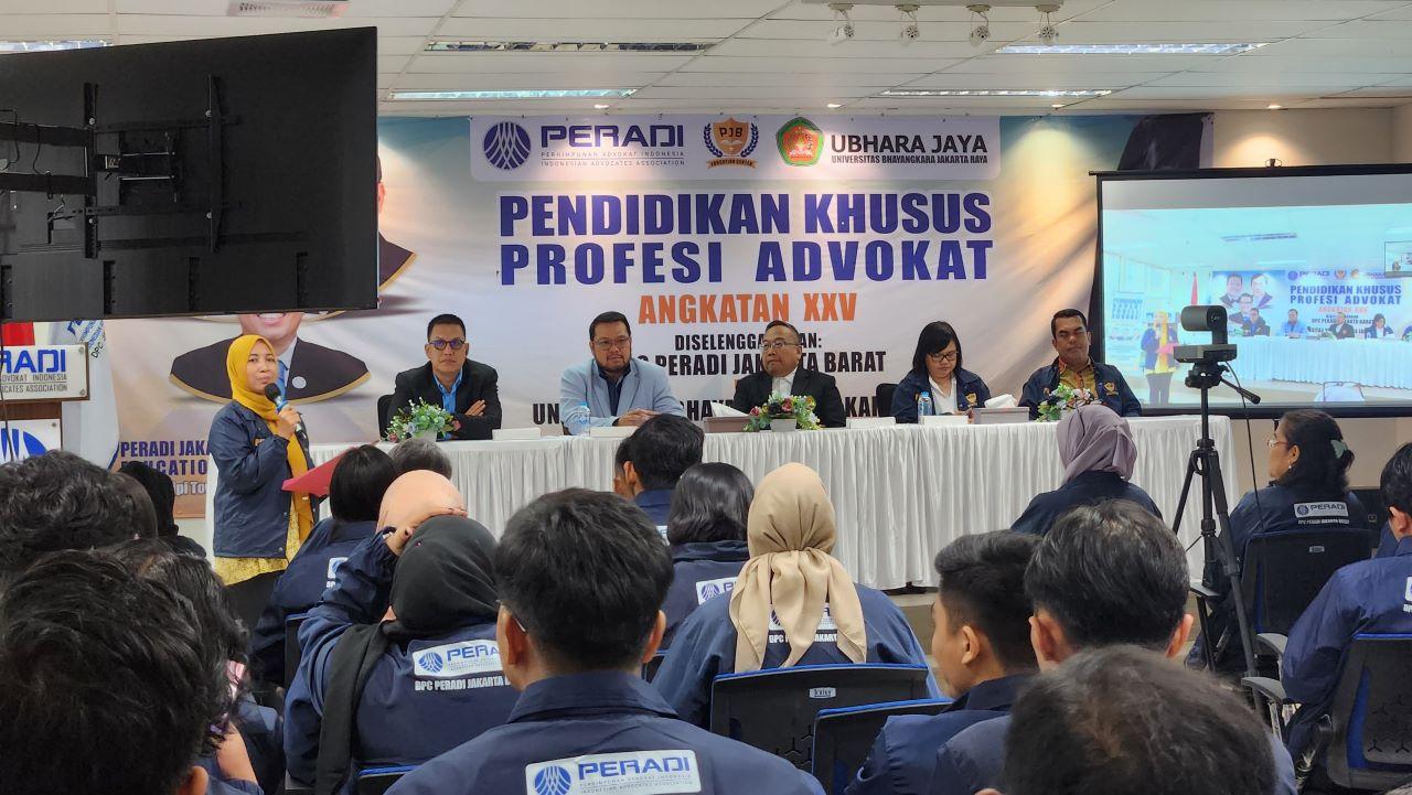 Dekan-Fakultas-Hukum-Universitas-Ubhara-Jaya-Laksanto-Utomo-di-Pendidikan-Khusus-Profesi-Advokat.jpg