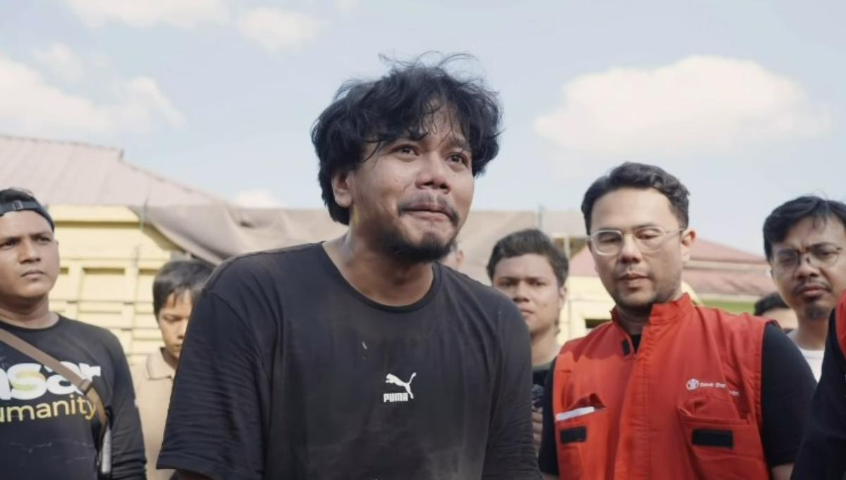 Ferry Irwandi Ajak Masyarakat Bantu Korban Bencana Sumatra: Pemerintah, TNI, Polri Sudah Bergerak