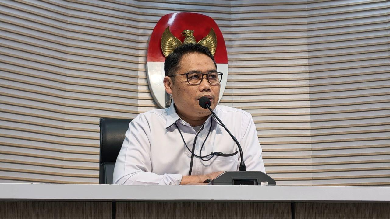 BREAKING NEWS: KPK Jerat Dirops Maktour & Ketum Kesthuri Tersangka Korupsi Haji