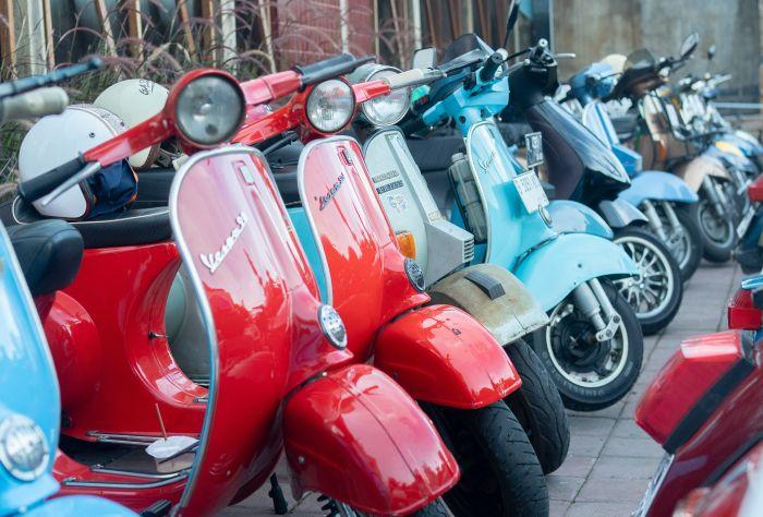 Berhias Motor-Motor Klasik, Komunitas Scooter Gandeng Diton Riders Gelar Scooter Ramadhan Vibes 2025