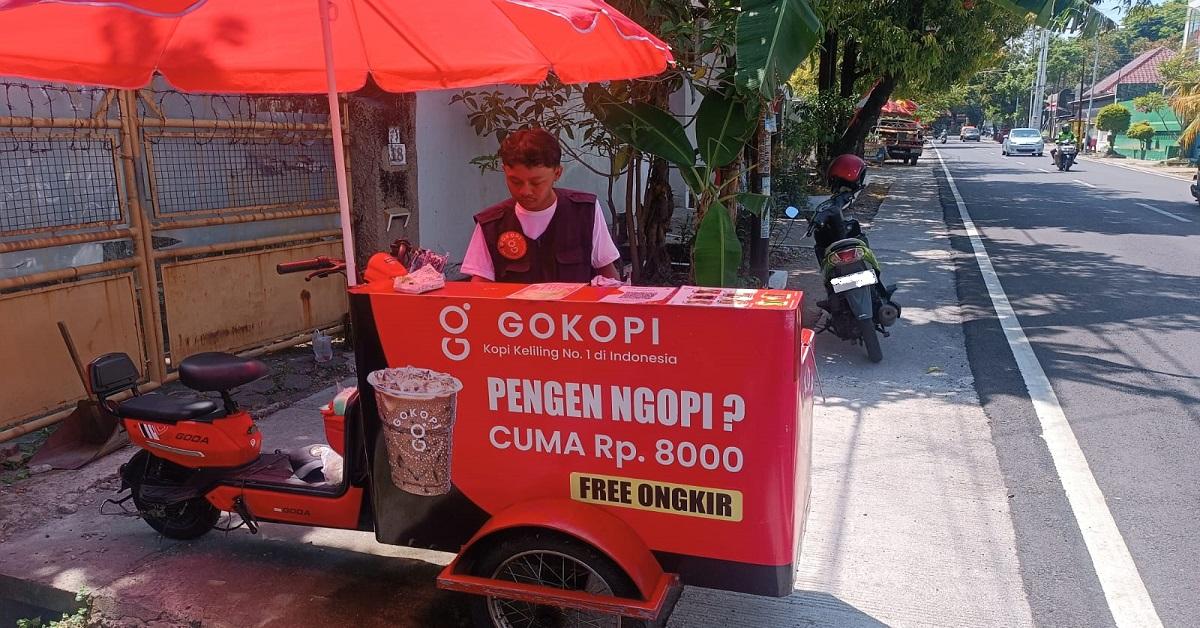 Menjajal Kopi Gerobak Dimas, Kopi Sederhana di Pinggir Kota Bengawan