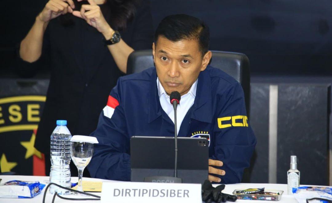 Direktur-Tindak-Pidana-Siber-Bareskrim-Polri-Brigjen-Himawan-Bayu-Aji-memberikan-keterangan.jpg