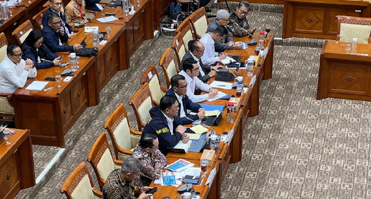 Dirtipideksus-Bareskrim-Polri-Brigjen-Pol-Ade-Safri-Simanjuntak-di-dpr.jpg