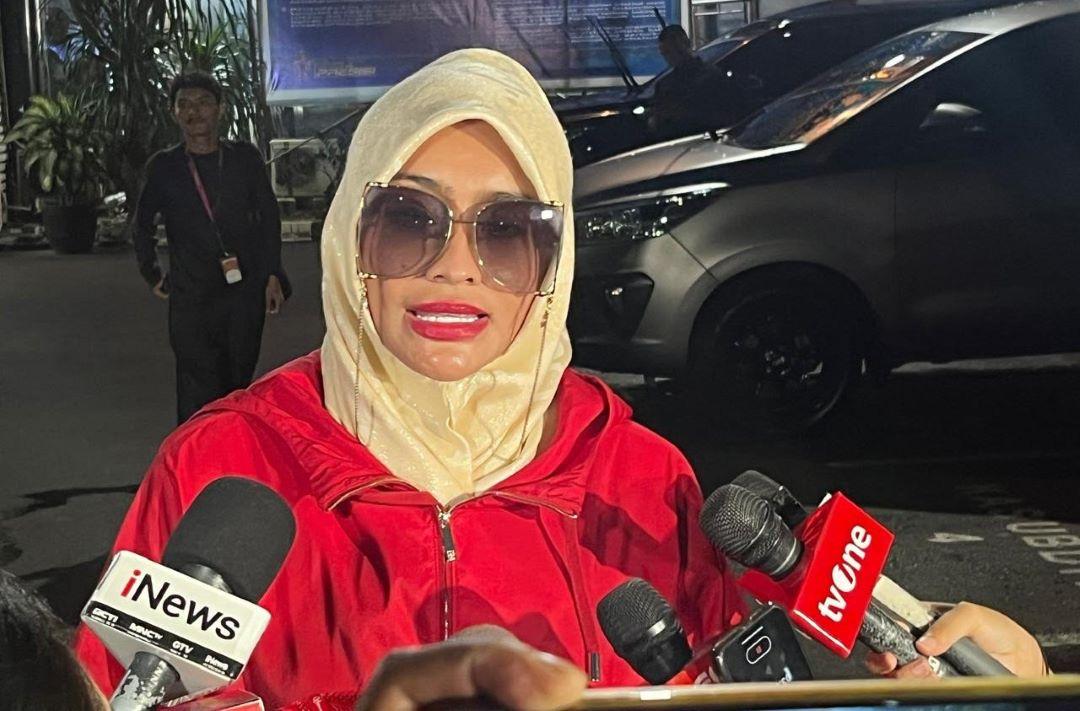 Doktif-dr-Samira-Farahnaz-datangi-Ditreskrimsus-Polda-Metro-Jaya-saat-Richard-Lee-diperiksa.jpg