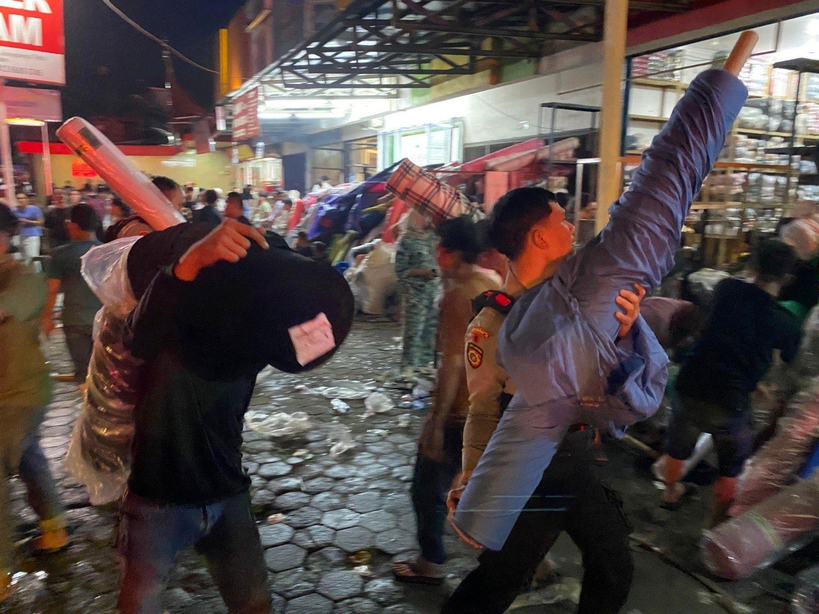 Polisi Telusuri Penyebab Kebakaran Ruko-Gudang di Cipadu Tangerang Selatan