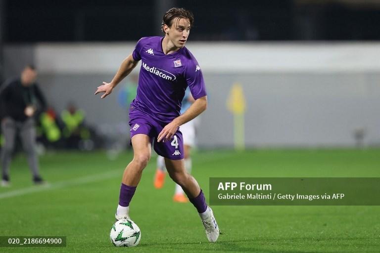 Edoardo-Bove-dari-ACF-Fiorentina-beraksi-selama-pertandingan.jpg
