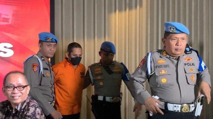 Eks-Kapolres-Ngada-Fajar-Tersangka.jpg