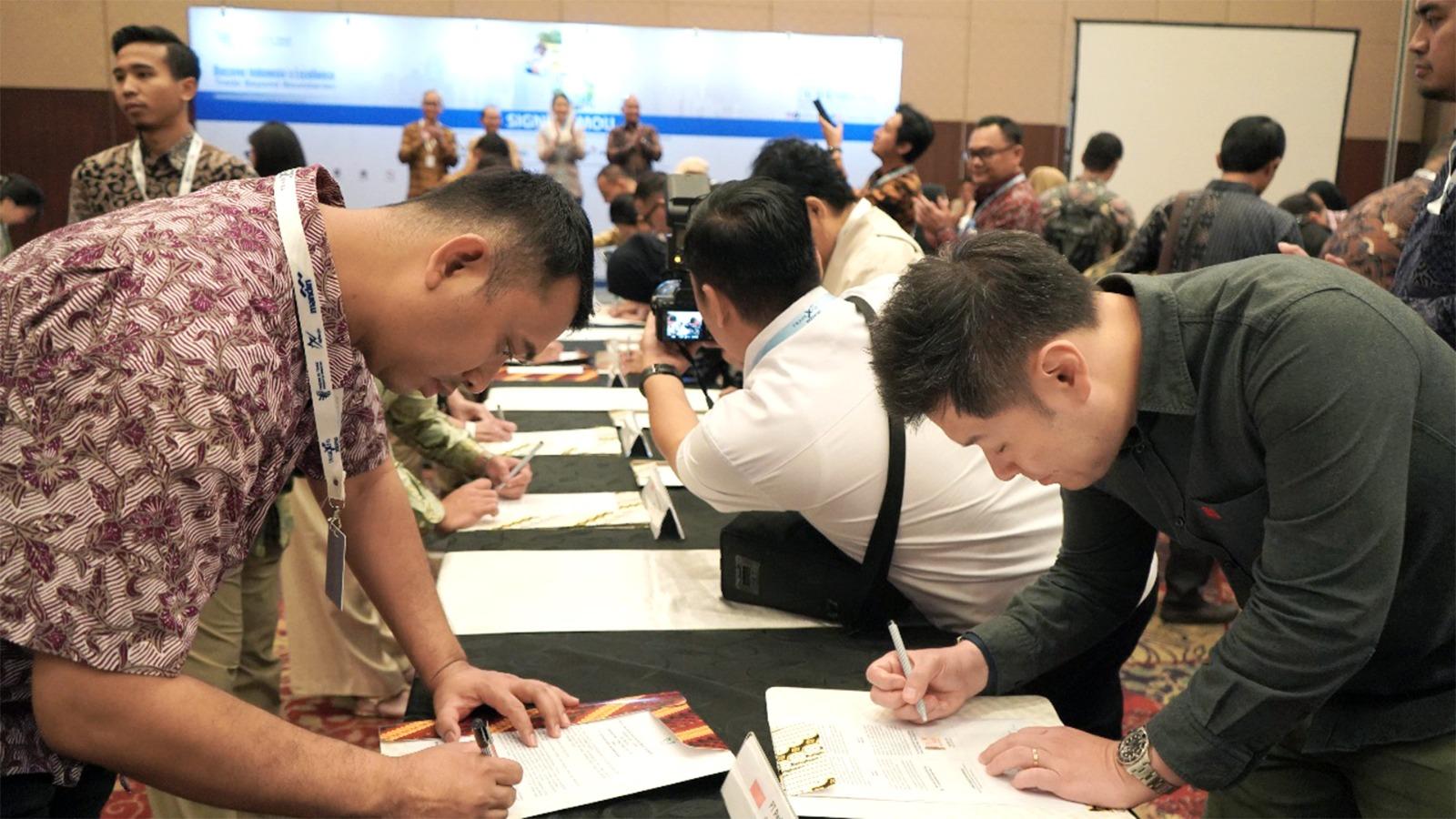 PTPN I Teken 16 Kerjasama Juali-beli Komoditas Hilir di Trade Expo Indonesia 2025