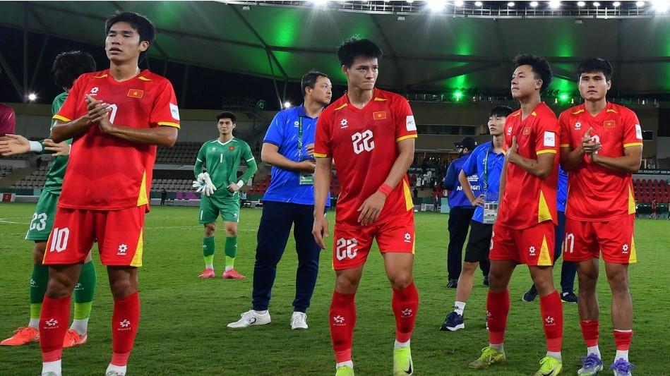 Ekspresi-penggaawa-Timnas-Vietnam-setelah-kekalahan-telak-0-3-dari-China-di-Piala-Asia-U23-2026.jpg