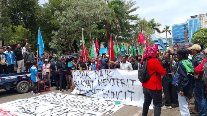 Aksi Damai Mahasiswa Jayapura, DPR Papua Pastikan Setiap Aspirasi Dibahas Secara Resmi - TribunNews.com