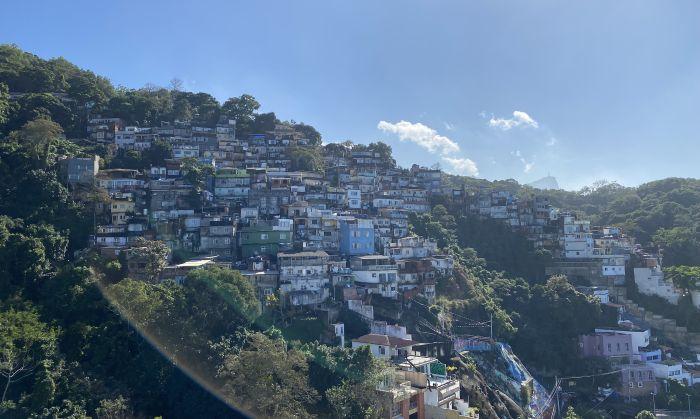 Favela-Vidigal-satu-dari-ribuan-pemukiman-kumuh.jpg