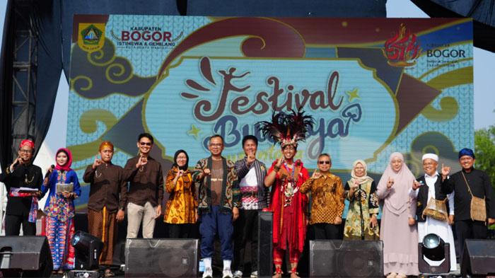 Festival-Budaya-Nusantara-Semarakkan-Rangkaian-HJB-ke-544-di-Stadion-Pakansari.jpg