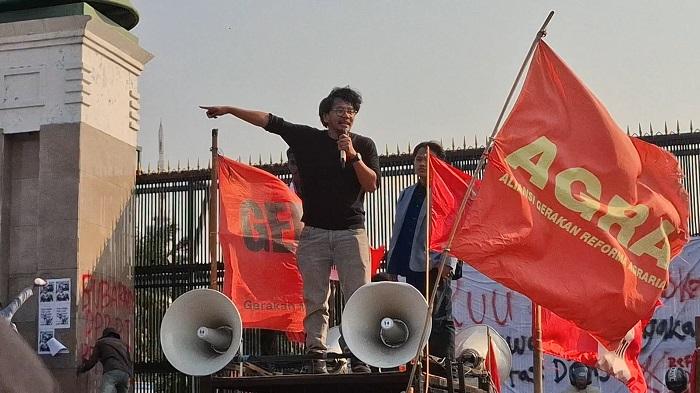 Ferry Irwandi Soroti Tunjangan Pensiun DPR, Minta Dihapus Karena Jadi Beban Fiskal