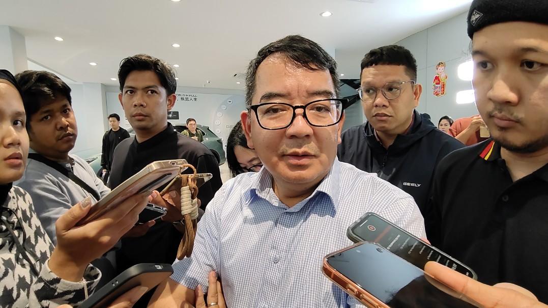 GEELY-EX2-Sales-and-Channel-Development-Director-of-Geely-Auto-Indonesia-Constantinus-Herlijoso.jpg