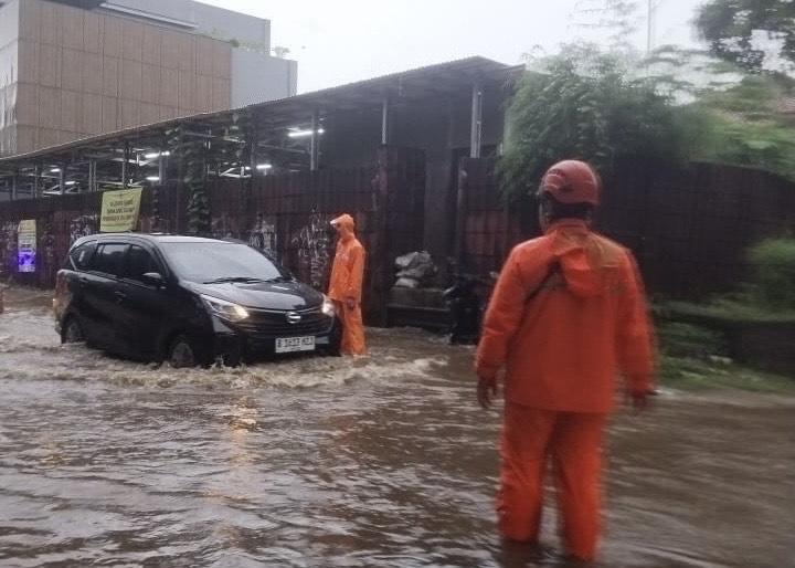 Titik Lokasi Banjir Jakarta 12 Januari 2026: Sejumlah Ruas Jalan Tergenang