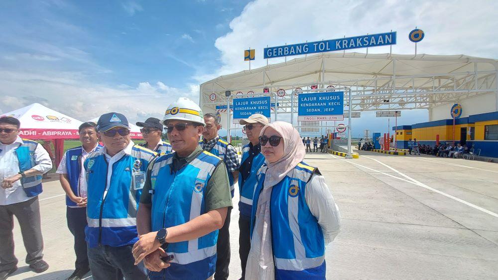 Gerbang-Tol-Gending-Kraksaan-Probolinggo-Jawa-Timur-bb.jpg