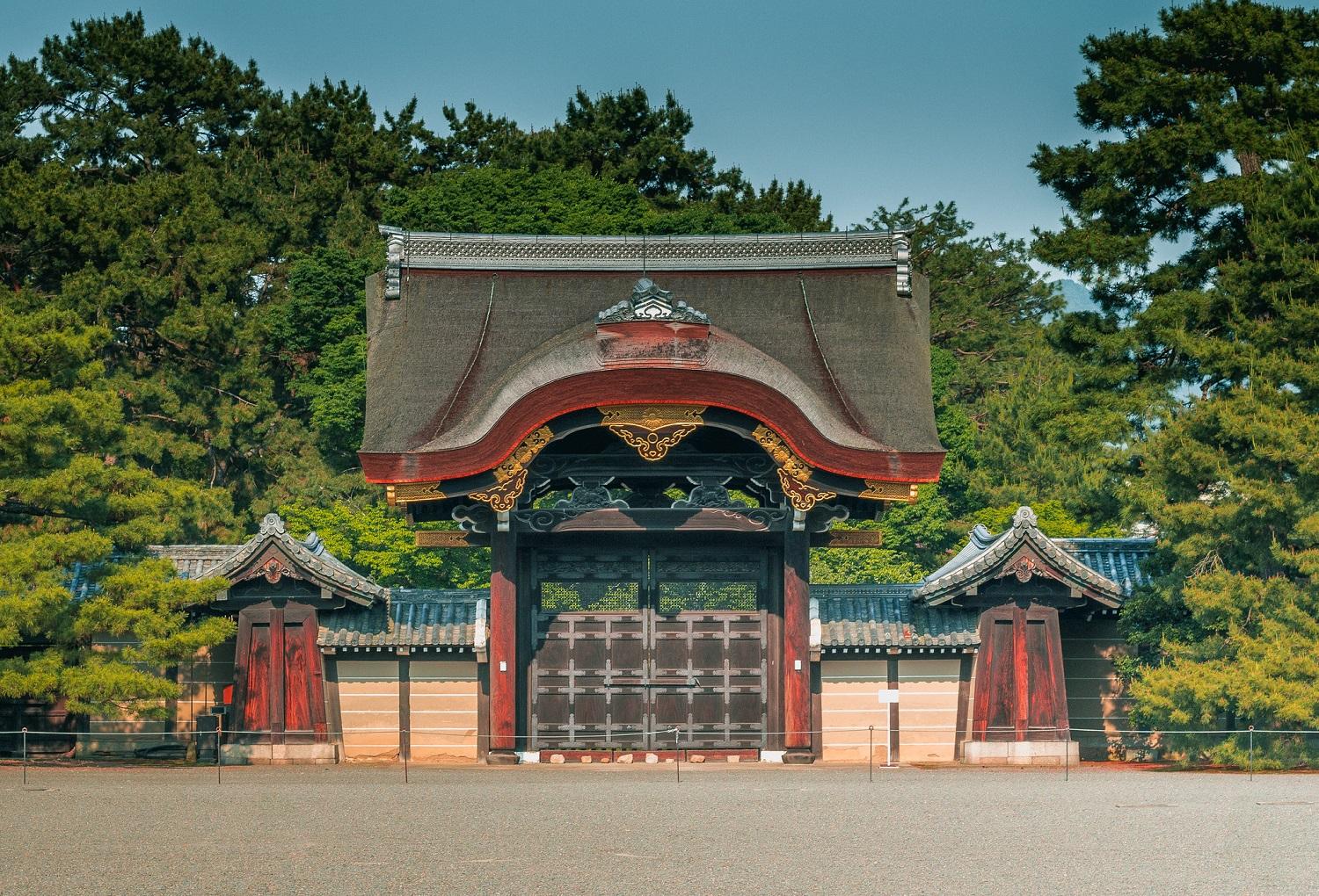 Gerbang-di-The-Imperial-Palace-Kyoto-Jepang-Sabtu-122025.jpg