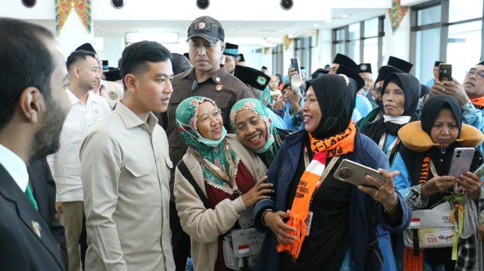 Gibran Tinjau Layanan Fast Track Haji di Surabaya: Permudah Jemaah Berangkat