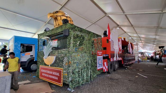 Persiapan Karnaval Kemerdekaan, Mobil dari Berbagai Kementerian Dihias di Monas