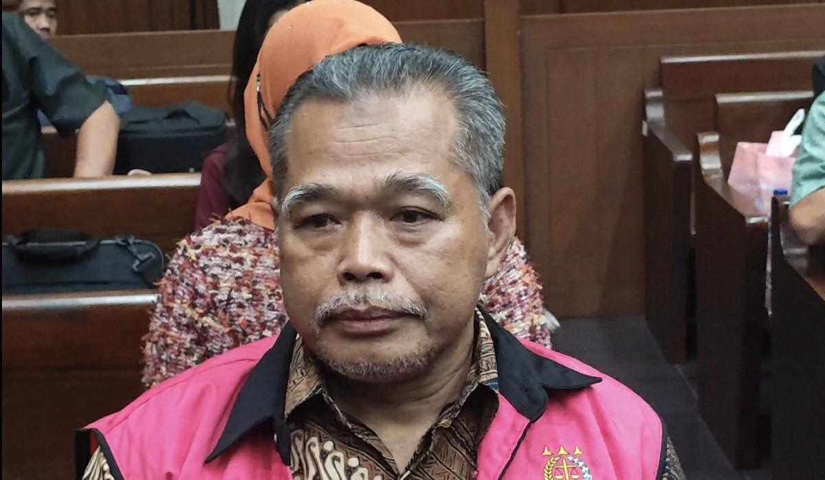 Hakim-Djuyamto-menjalani-sidang-tuntutan-kasus-dugaan-suap-vonis-lepas.jpg