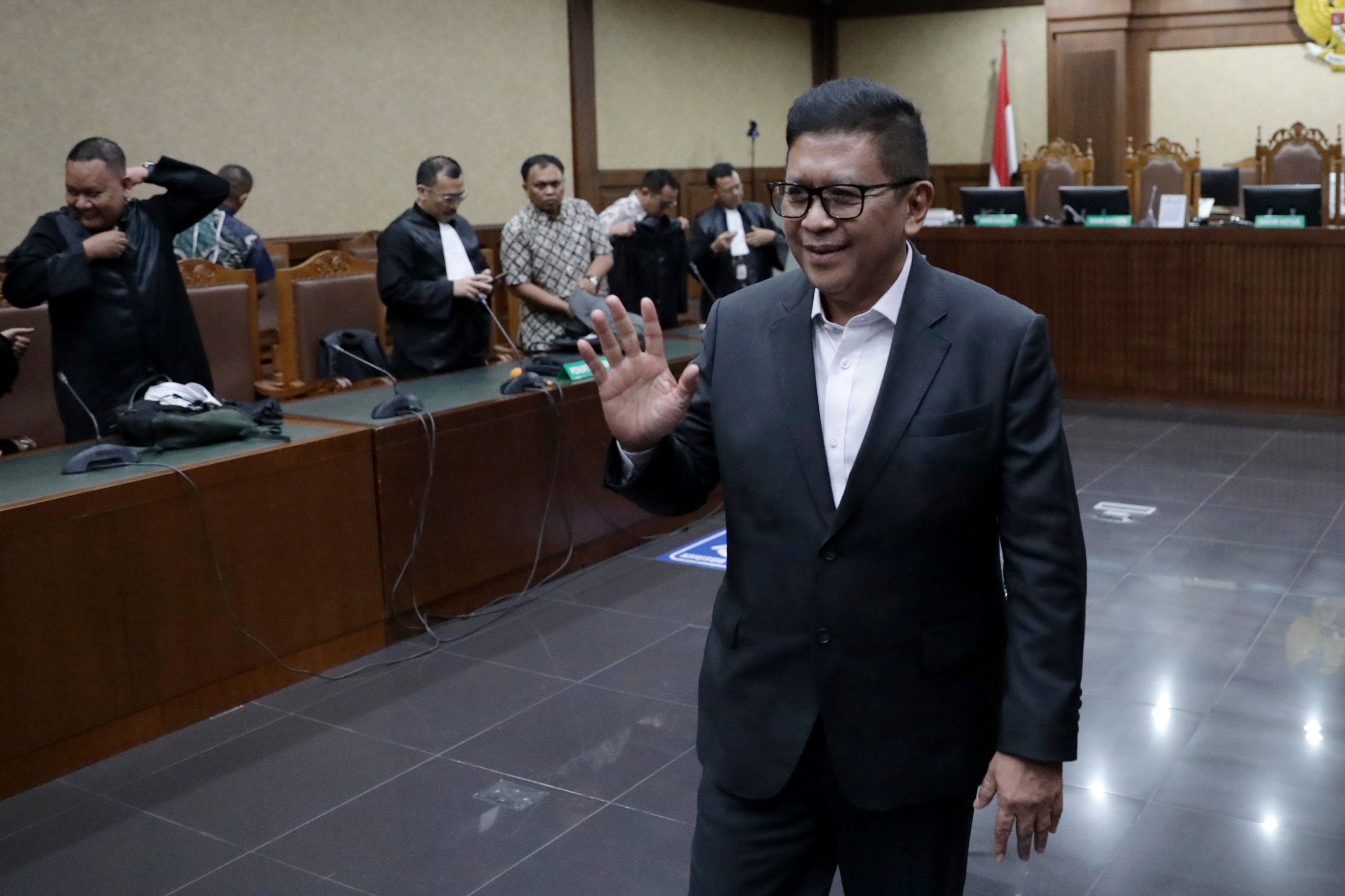 Hakim-Tolak-Eksepsi-Hasto-Kristiyanto_20250411_132313.jpg