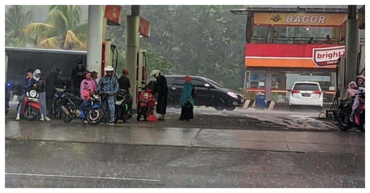 Hujan-Deras-Guyur-Wilayah-Puncak-Bogor.jpg
