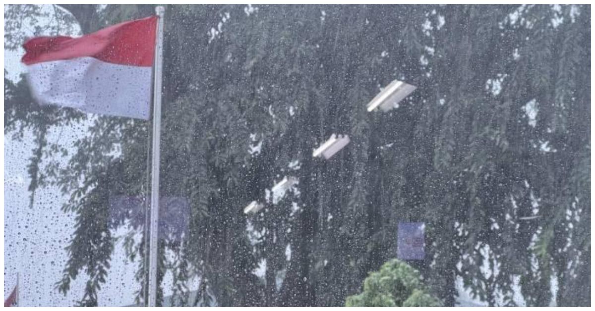 Hujan-Ringan-di-Bogor-Jabar1.jpg
