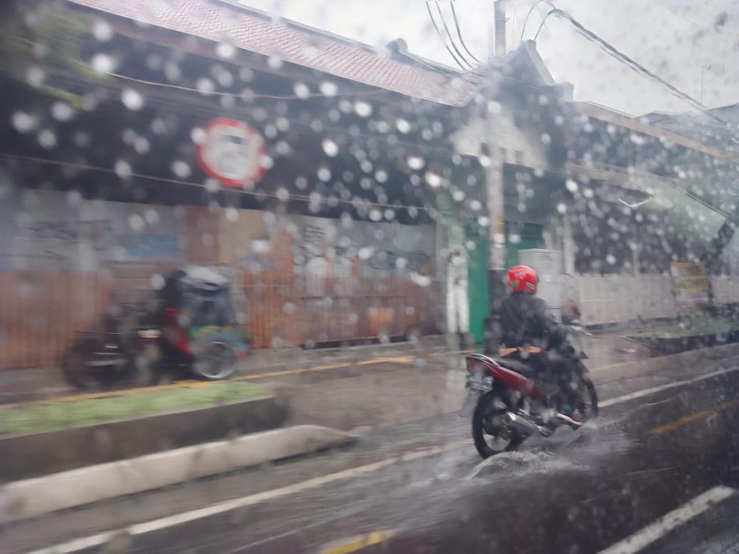 Prakiraan Cuaca DKI Jakarta, Sabtu 17 Januari 2026: Semua Wilayah Hujan Ringan