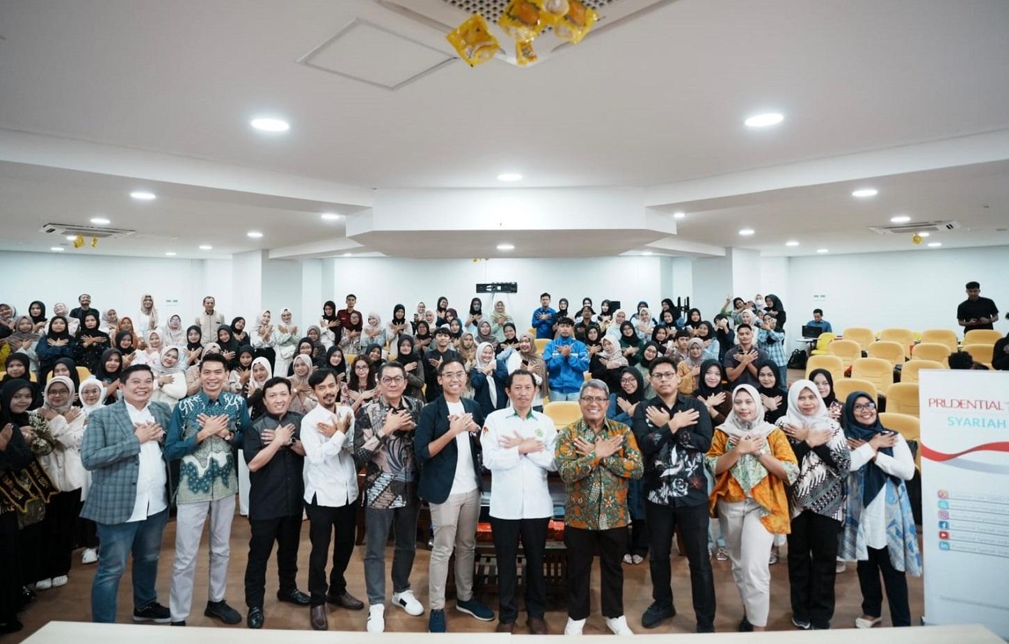 INKLUSI-KEUANGAN-SYARIAH-Kegiatan-edukasi-asuransi-syariah-di-kampus-UIN-Sultan-Maulana.jpg