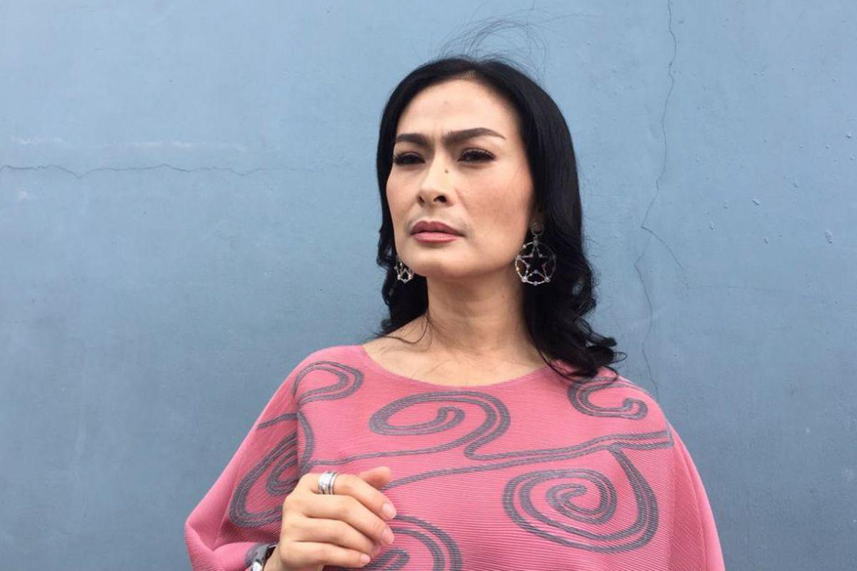 Iis-Dahlia-curhat-soal-anak.jpg