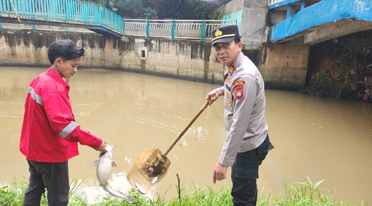 Ikan-ikan-ditemukan-mati-di-Sungai-Jaletreng-3210.jpg