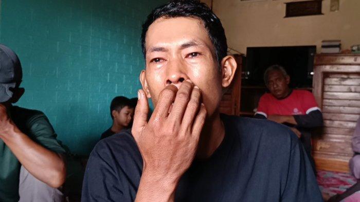 Ilmansyah-26-adik-korban-ledakan-maut-di-Desa-Sagara.jpg