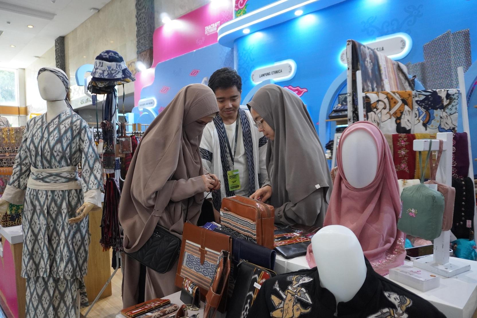 32 UMKM Binaan Pertamina Raup Transaksi Rp 1,2 Miliar di Inacraft Oktober 2025