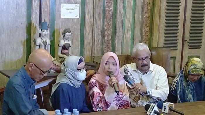 Istri Arya Daru Buka Suara: Saya dan Suami Bersahabat Sejak SD, Dia Tak Pernah 'Neko-neko'