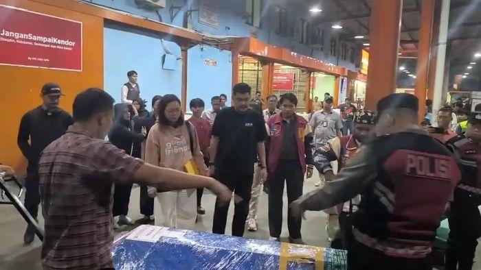 JENAZAH-TIBA-DI-CENGKARENG-Natasya-Wibisono.jpg