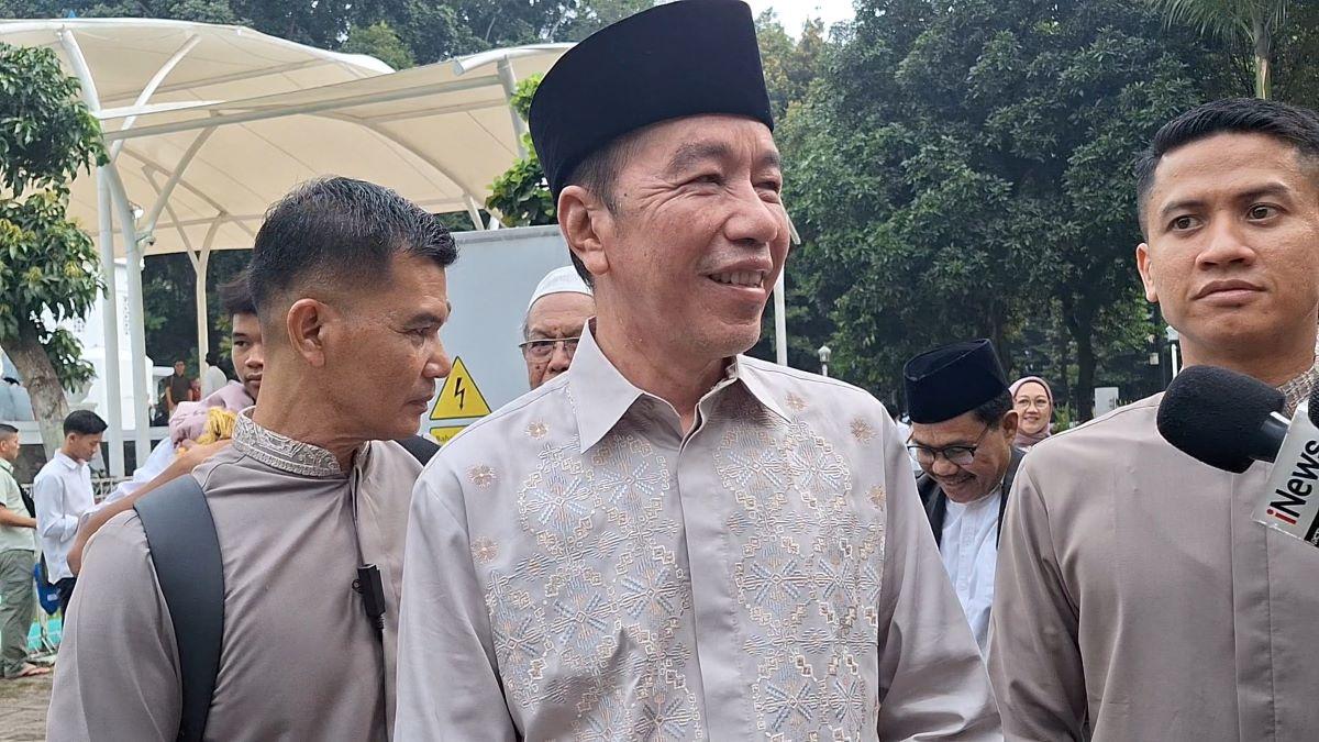 JOKOWI-usai-salat-id-di-gbk.jpg