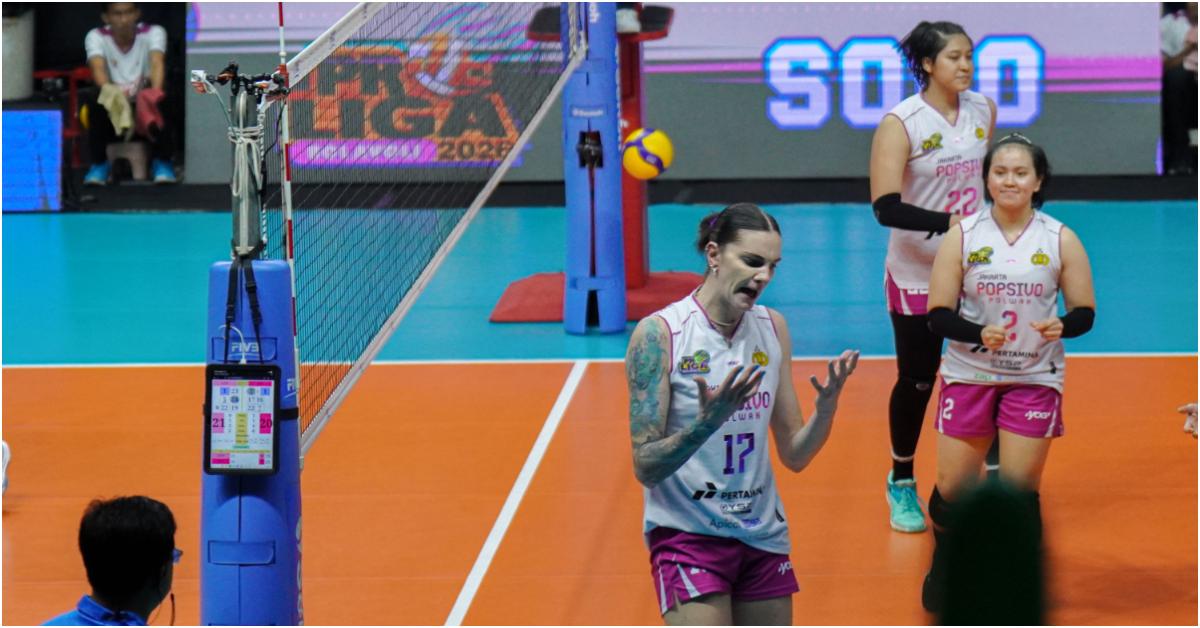 PROLIGA 2026 - Ekspresi pevoli putri Jakarta Popsivo Polwan, Malwina Cecylia Smarzek setelah gagal mendapatkan poin saat menghadapi tim voli GresiK Phonska dalam pertandingan final four seri kedua Proliga 2026 di Gor Sritex Arena, Solo, Sabtu (11/4/2026). Gresik Phonska menang 3-1 (23-25,25-21,25-23,25-20) atas Popsivo Polwan. TRIBUNNEWS/Muhammad Nursina