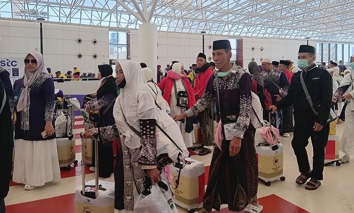 Jemaah-haji-Kloter-UPG-13-sesaat-sebelum-bertolak-kembali-ke-tanah-air.jpg