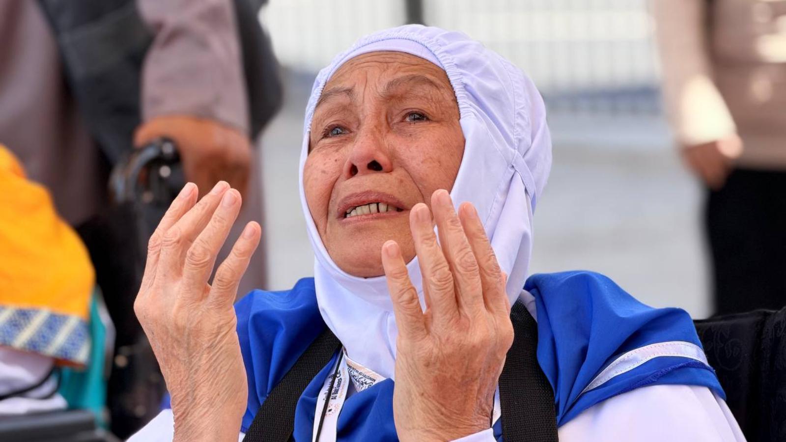 Jemaah-haji-berdoa-di-Masjidil-Haram-Makkah-Al-Mukarramah-Arab-Saudi.jpg