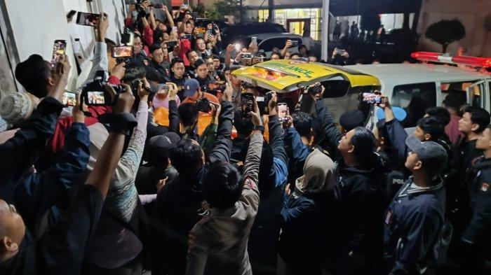 Jenazah-3-Polisi-Korban-Penembakan-di-Lampung.jpg