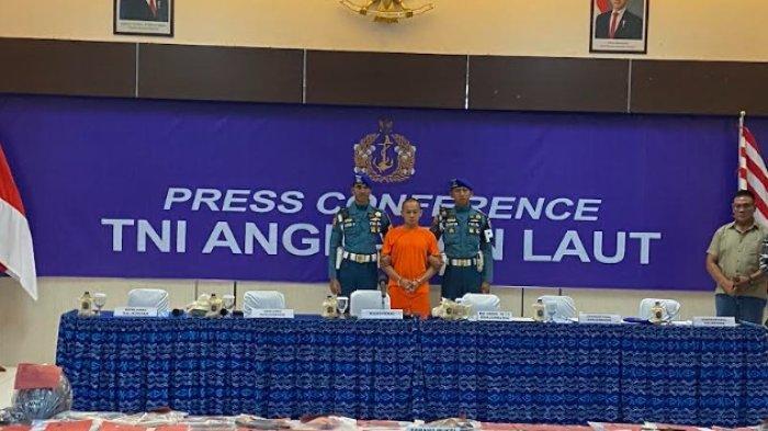Jumran-saat-konferensi-pers.jpg