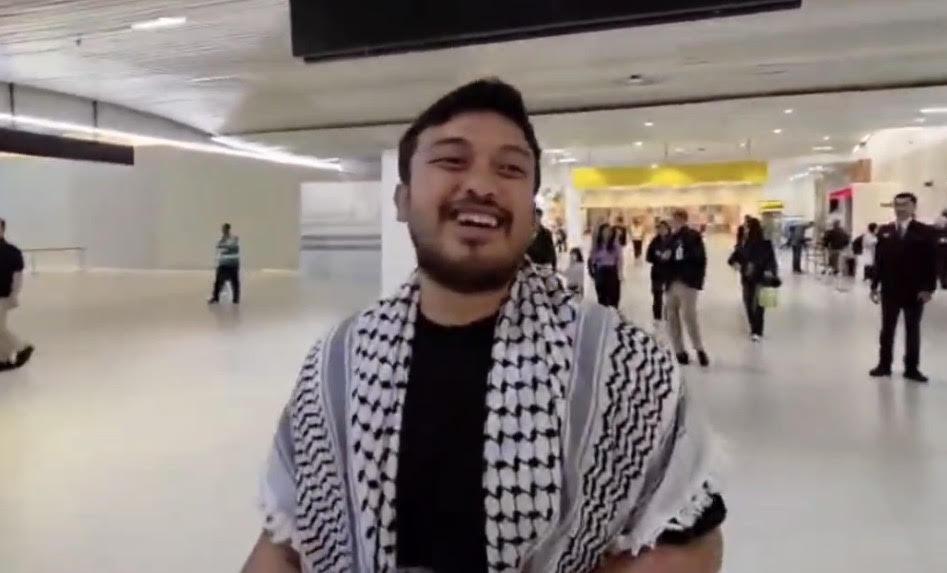 Jurnalis-Republika-Thoudy-Badai-tiba-di-Bandara-Soekarno-Hatta-usai-ditangkap-Israel.jpg