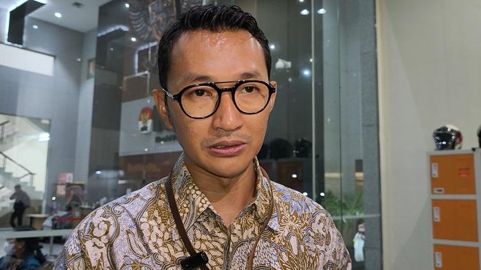 Juru-Bicara-KPK-Budi-Prasetyo-saat-menerangkan-soal-pembelian-rumah-mewah.jpg