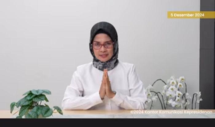Juru-Bicara-Kantor-Komunikasi-Kepresidenan-Adita-Irawati-menyampaikan-permintaan-maaf.jpg